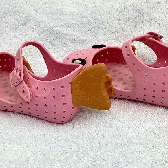 Mini Melissa Fish Crocs - Picture 7 of 12